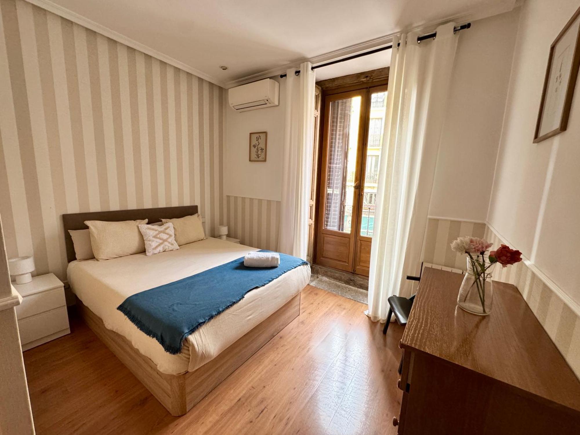 Apartamento A Dos Pasos De La Plaza Mayor Madrid Luaran gambar